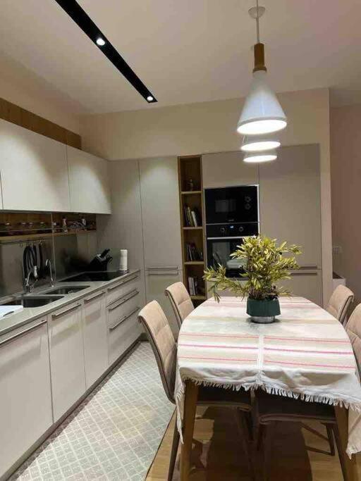 Modern Flat Near The Lake And Blloku Apartamento *